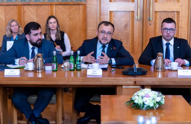 Spotkanie na temat wsparcia dzieci ukraińskich w polskich szkołach