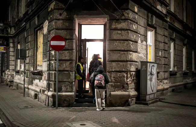 Dziękujemy za ten ważny tekst Nancy Richards Farese. Za wieloletnie wsparcie w działaniach pomocowych dziękujemy CARE Poland