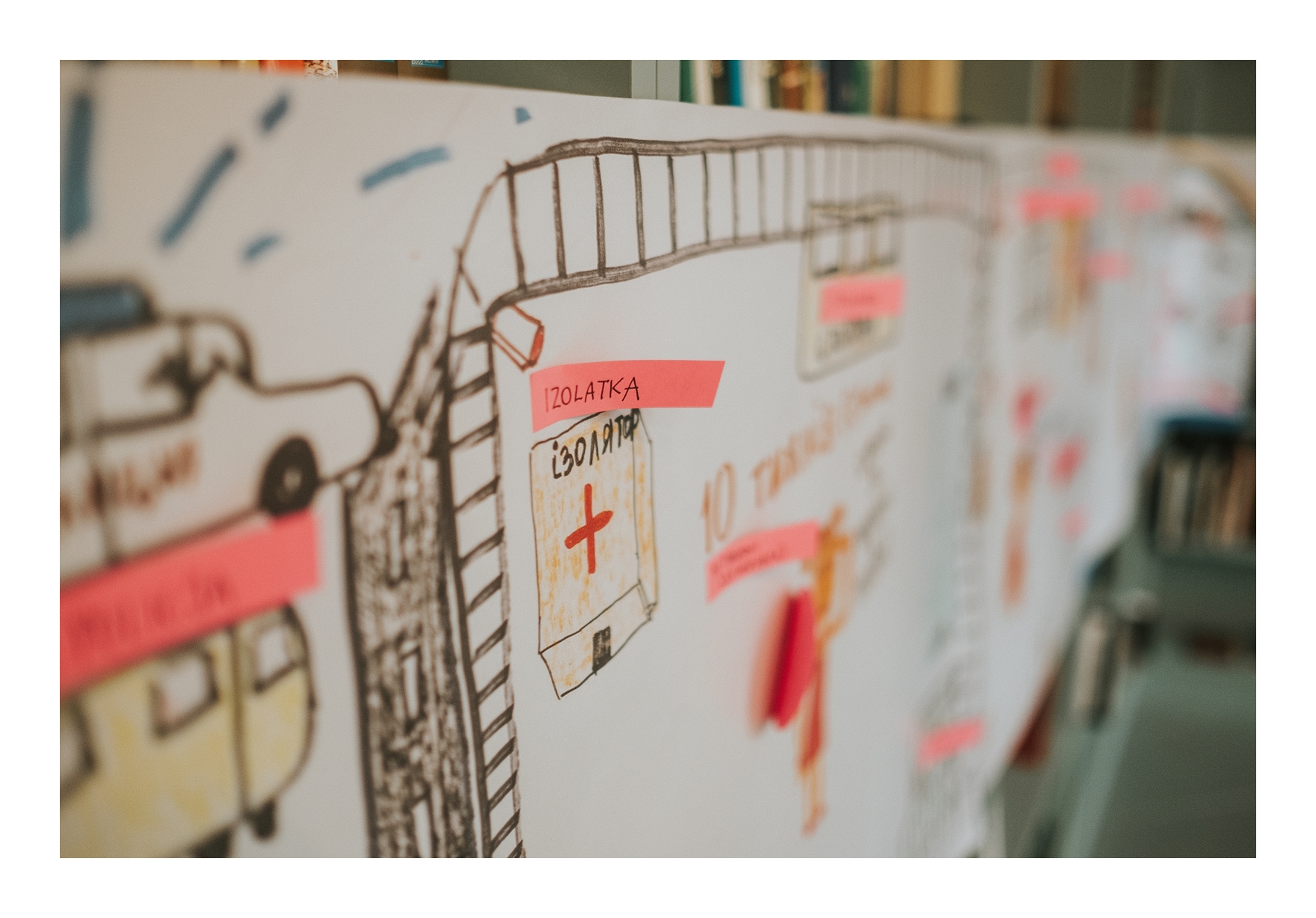 Otwarcie wystawy “Niebieski sweter z żółtą dziurą. Prawdziwa historia kłamstwa”